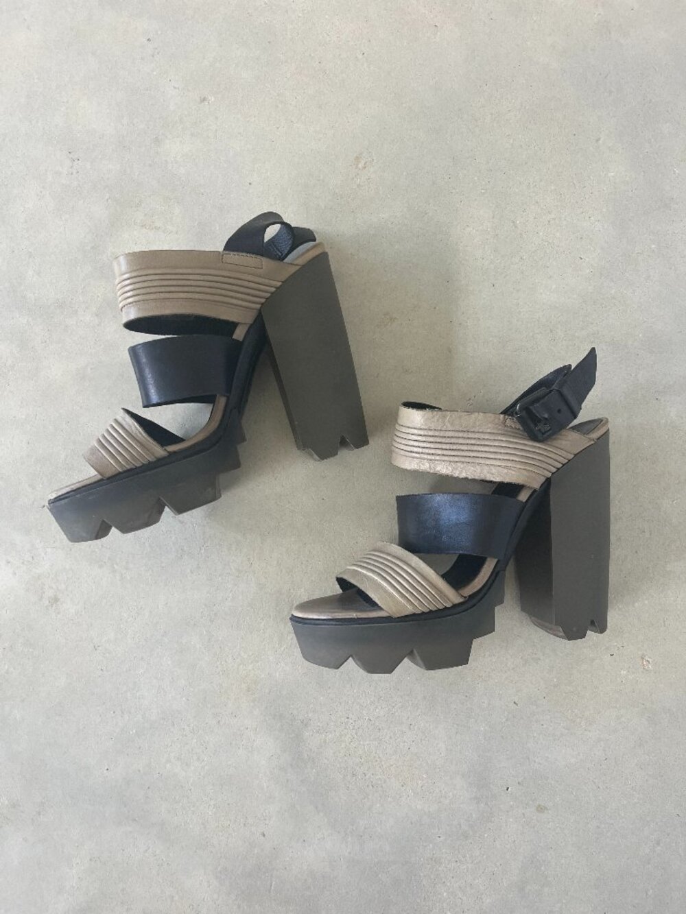 Vic Matié Platform Lug Sole Heeled Sandals • Black Khaki • EU 37